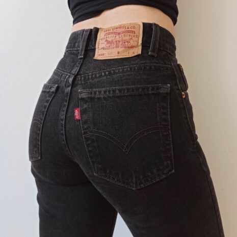 90s Vintage Levi’s 550 Reworked 1